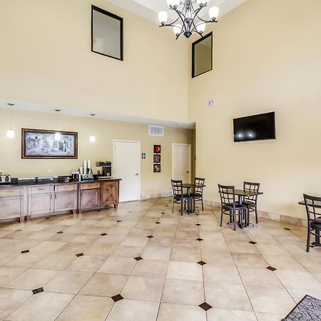 Americas Best Value Inn & Suites Томбол Екстер'єр фото