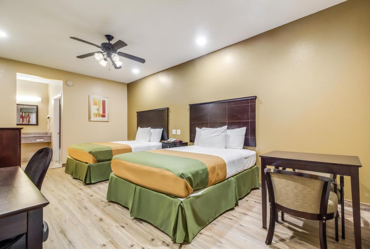 Americas Best Value Inn & Suites Томбол Екстер'єр фото