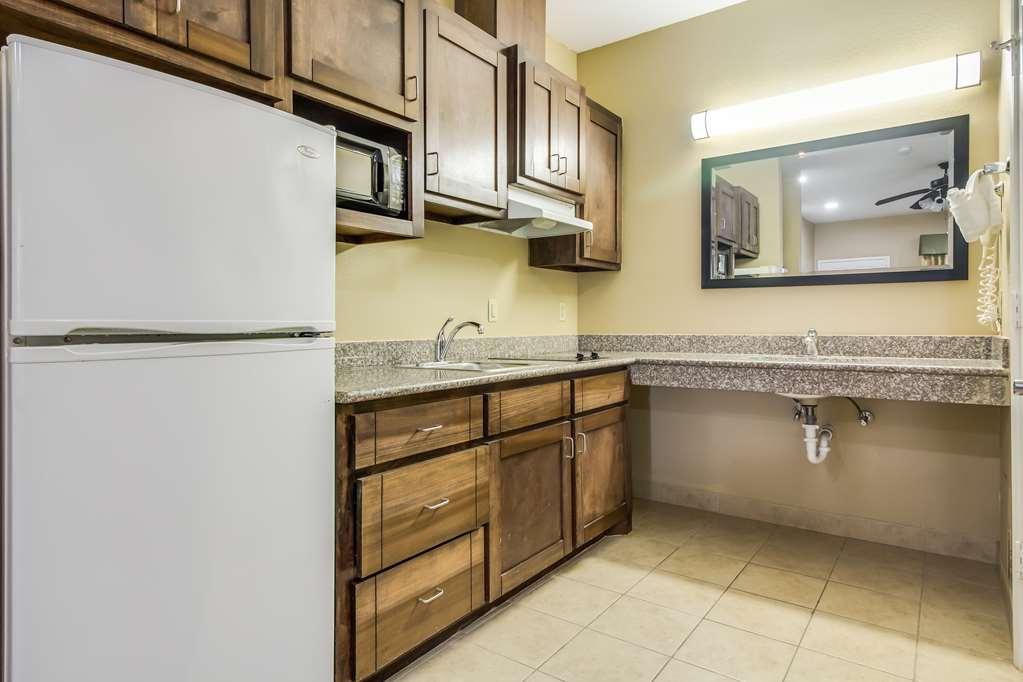 Americas Best Value Inn & Suites Томбол Номер фото
