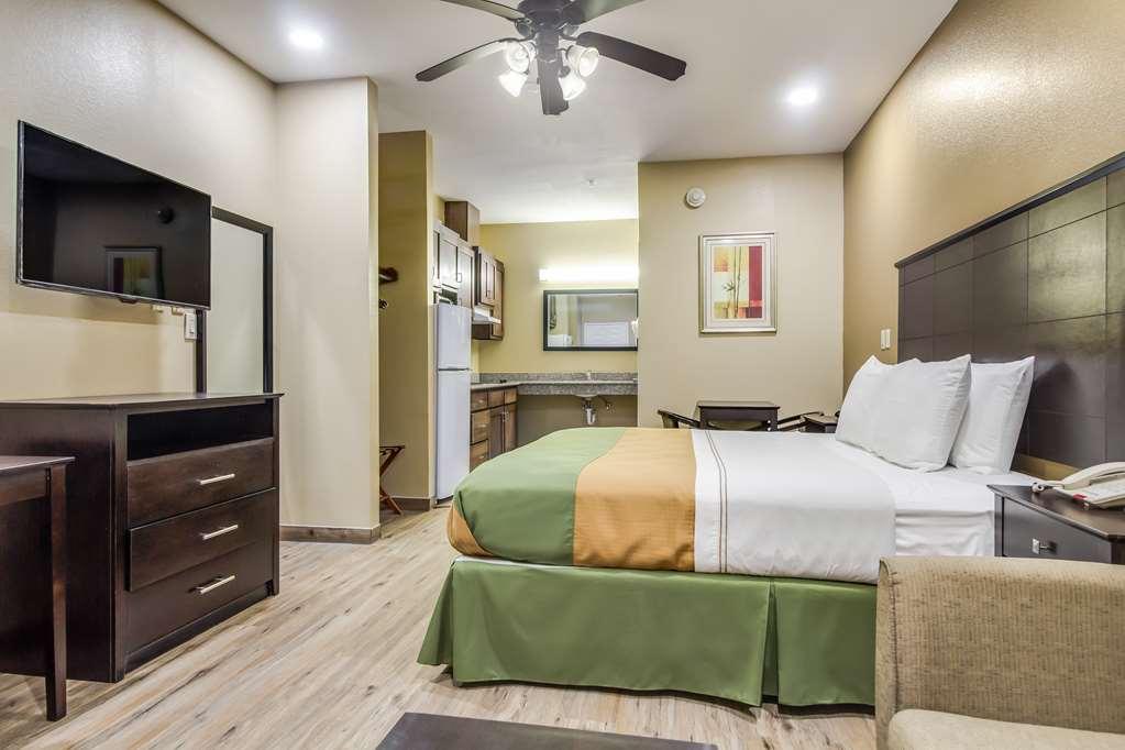 Americas Best Value Inn & Suites Томбол Номер фото