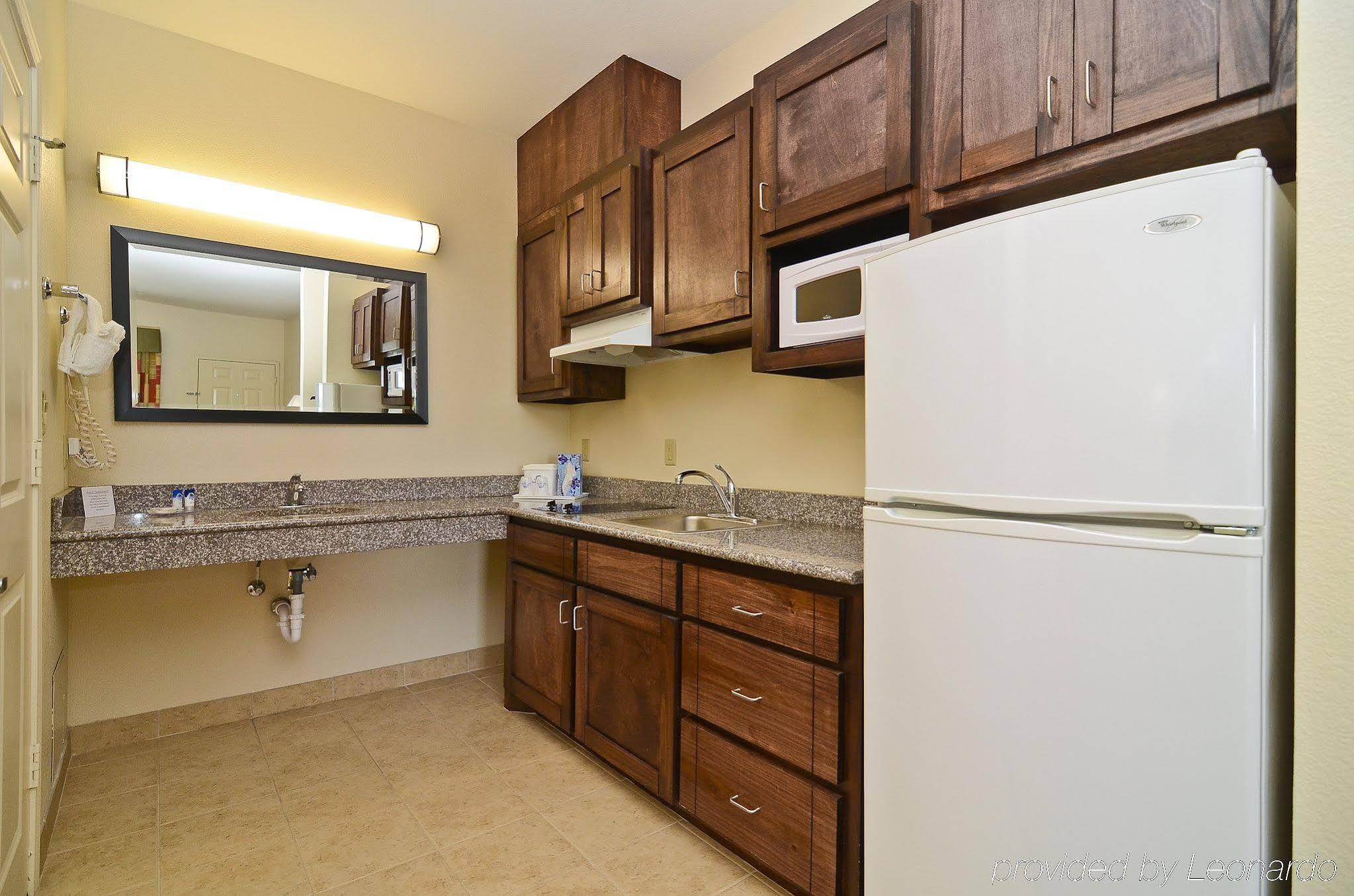 Americas Best Value Inn & Suites Томбол Екстер'єр фото